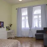 Modern Apartment Klimentská